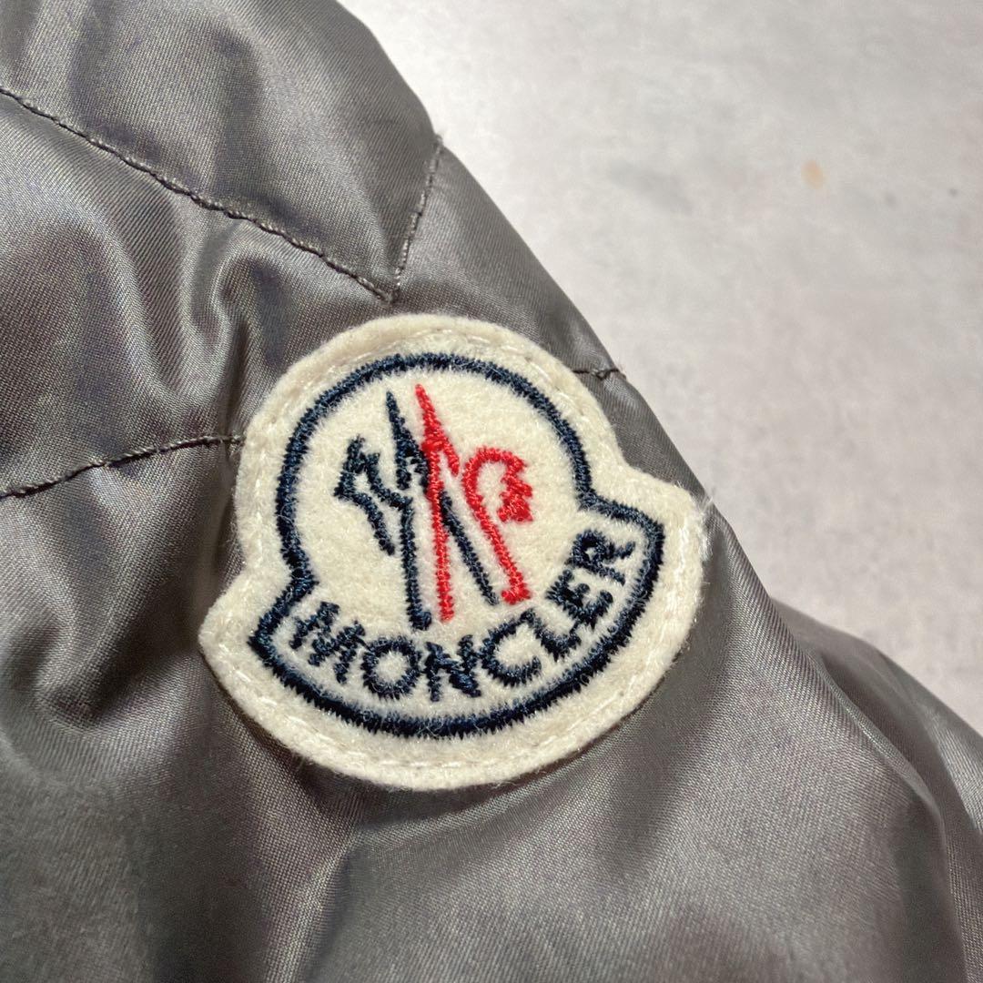 MONCLER モンクレール ダウンジャケット ワッペン フリル グレー フード