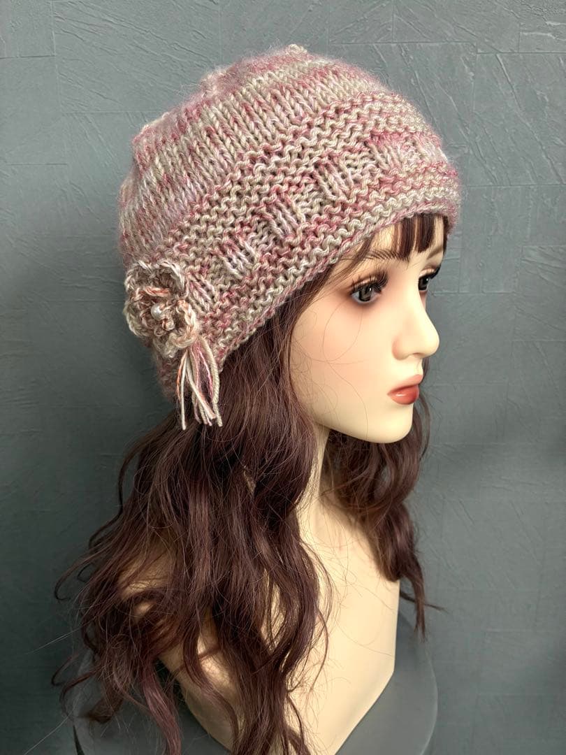 196 手編み帽子　大人可愛いニット帽♡　毛糸の帽子　ウール　ゆったりめ