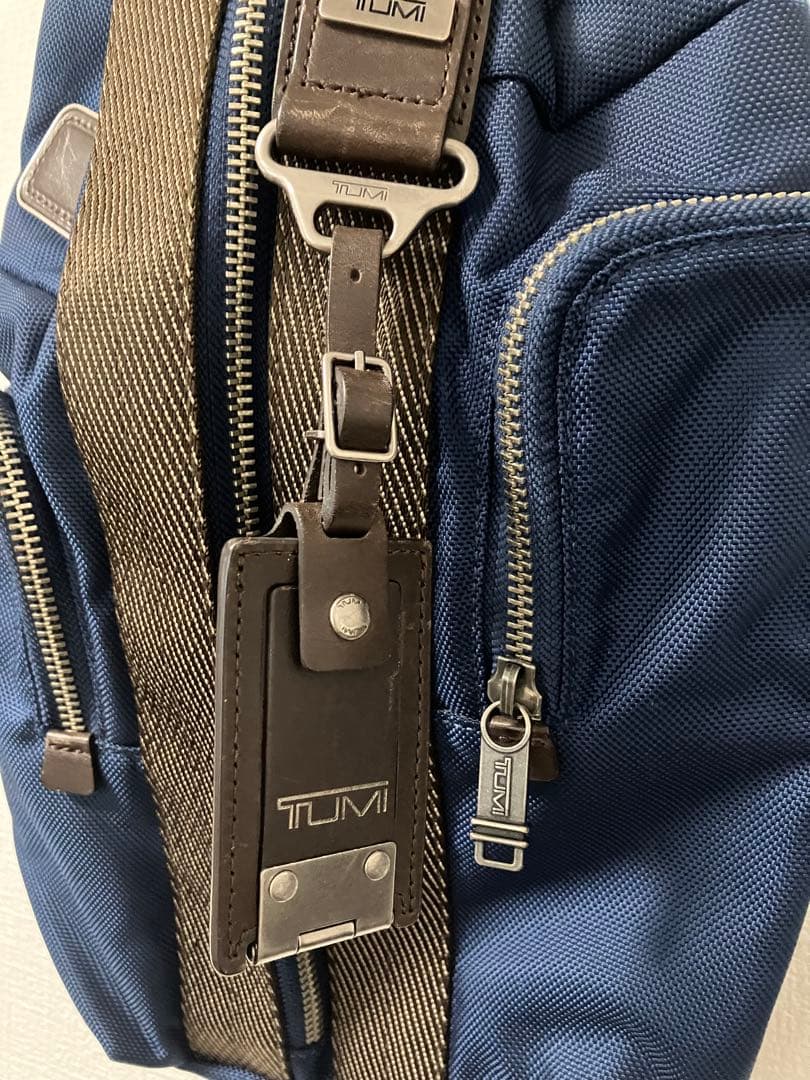 TUMI トゥミ ボディバッグ スリングバッグ ネイビー 【22318BTH】