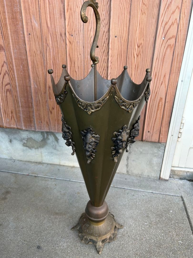 海外　入手困難　傘立て　ライオン