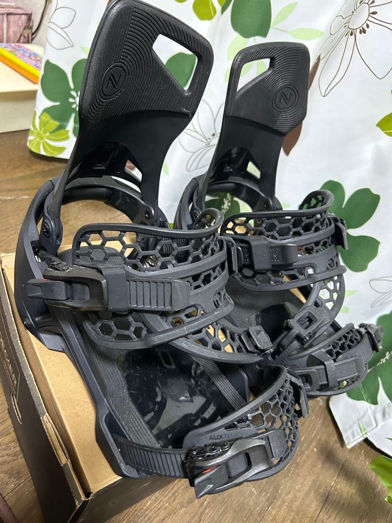 中古品　Nidecker Supermatic ビンディング L