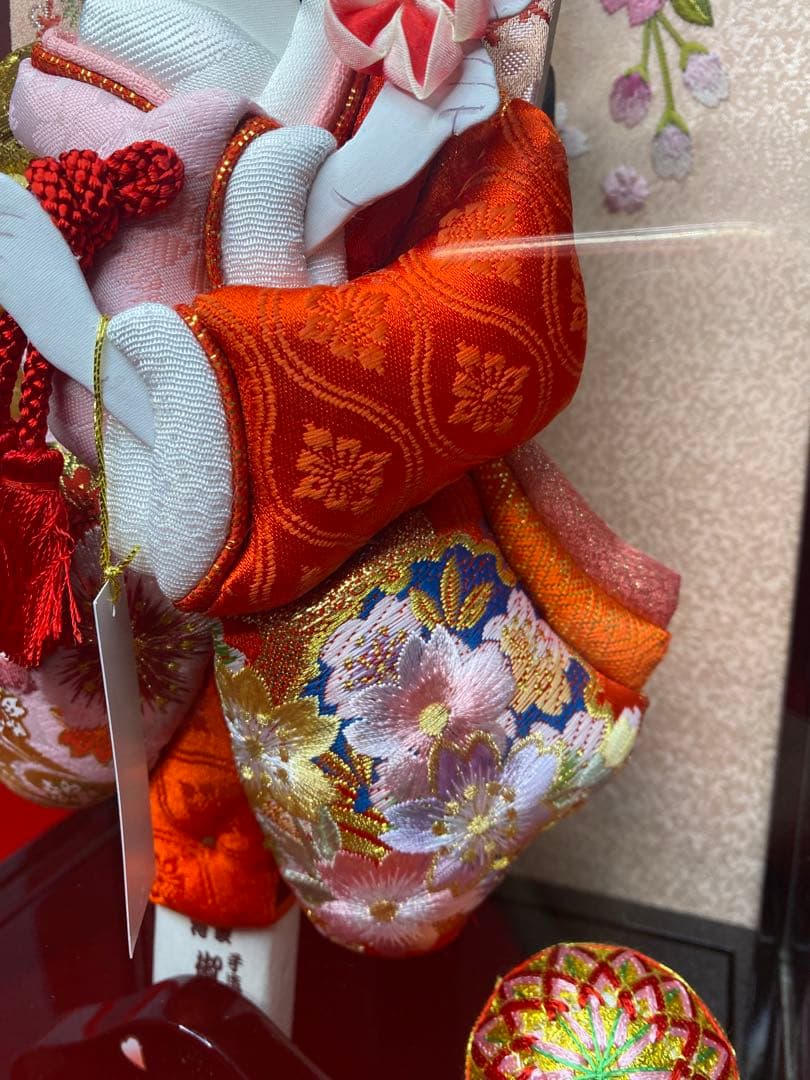 羽子板　アクリルケース黒塗り刺繍８号・サイズ間口約２４×奥行約１８×高さ約３９㎝