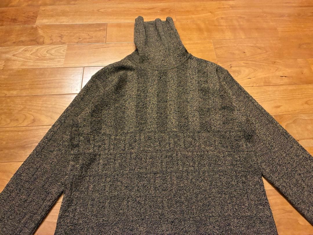 FENDI　フェンディ　イタリア製　タートルネック　ニット　総柄　ズッカ柄　M