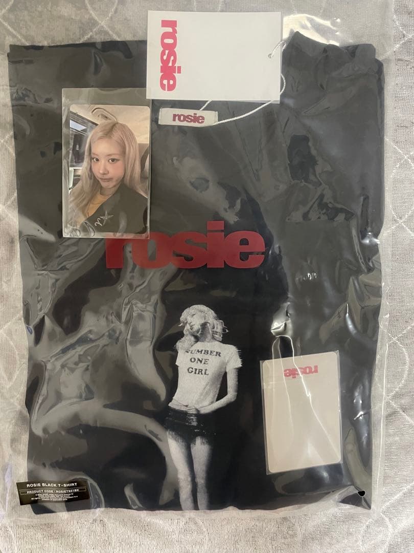 rosie グラフィックTシャツ Mサイズ フォトカード付き