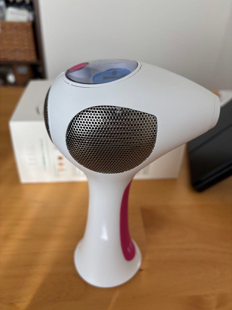 トリア 脱毛器 ホワイト/ピンク 充電器付き