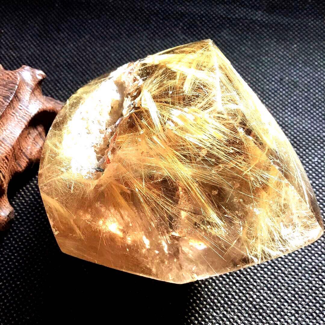 ルチルクォーツ　置物　天然石ゴールドルチルクォーツ　パワーストーン　ブラジル産