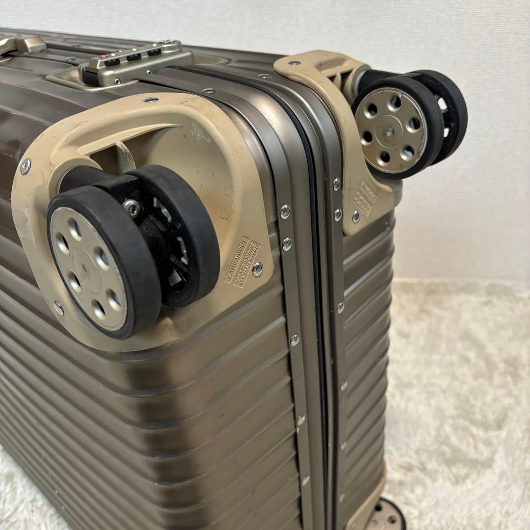 美品✨RIMOWA リモワ トパーズ 4輪　キャリーケース　ゴールド　84L