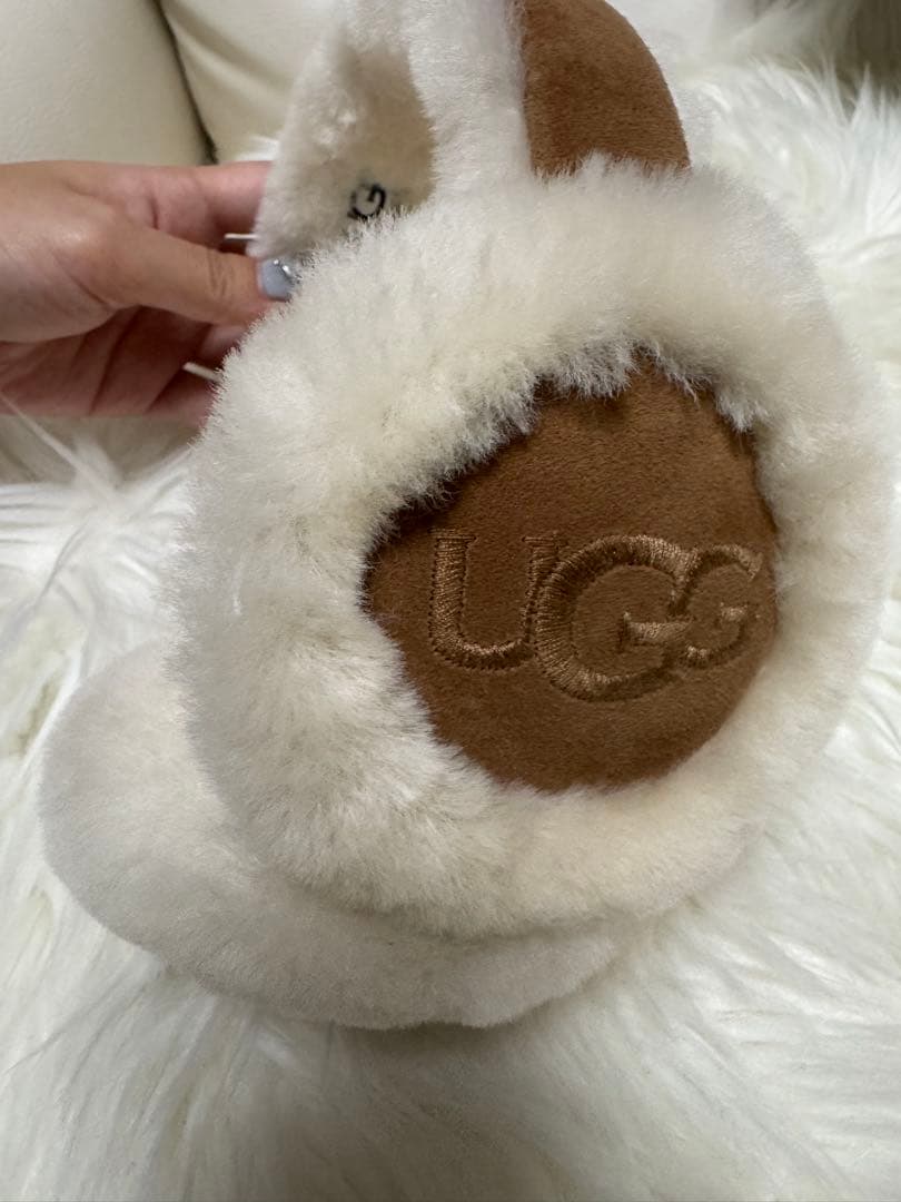 UGG シープスキンイヤーマフ