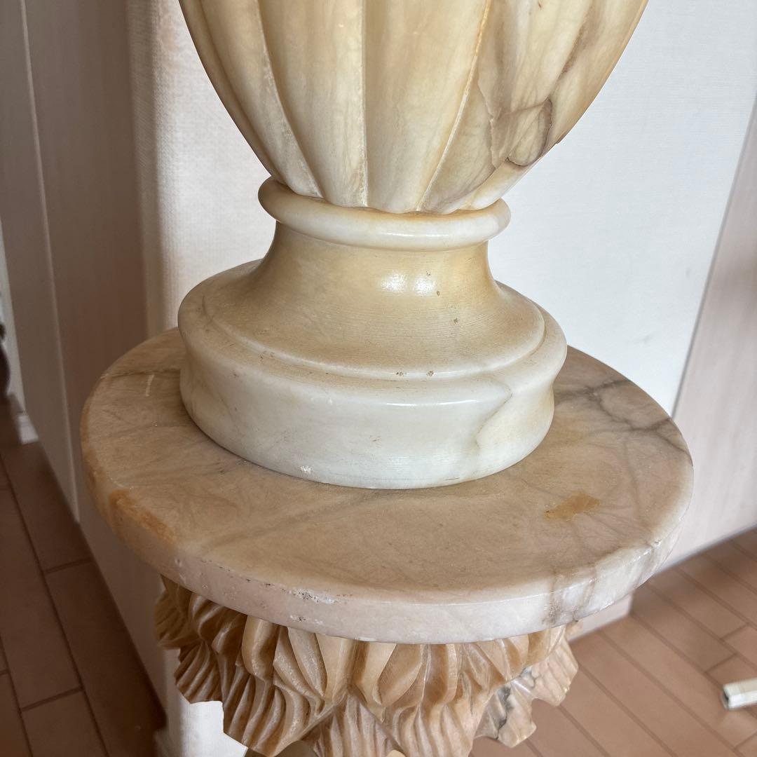 クリーム色クラシックフロアスタンド