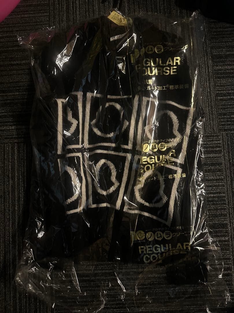 Monclerニットパーカー