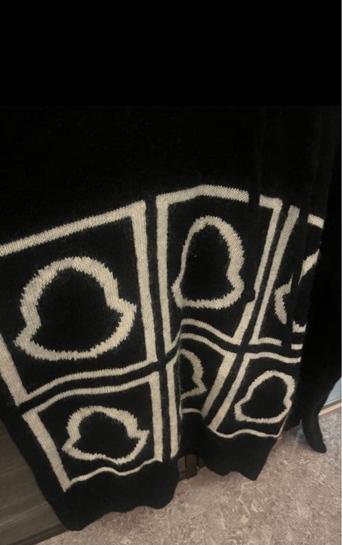 Monclerニットパーカー