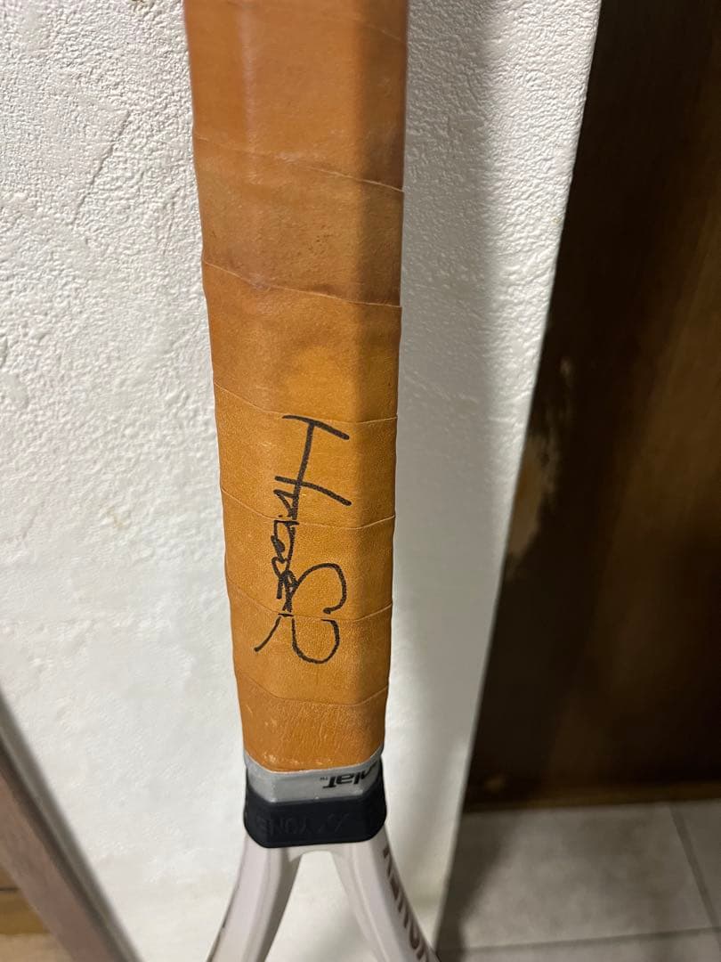 日比野菜緒サイン付き⭐︎硬式テニスラケット ヨネックスVCORE98