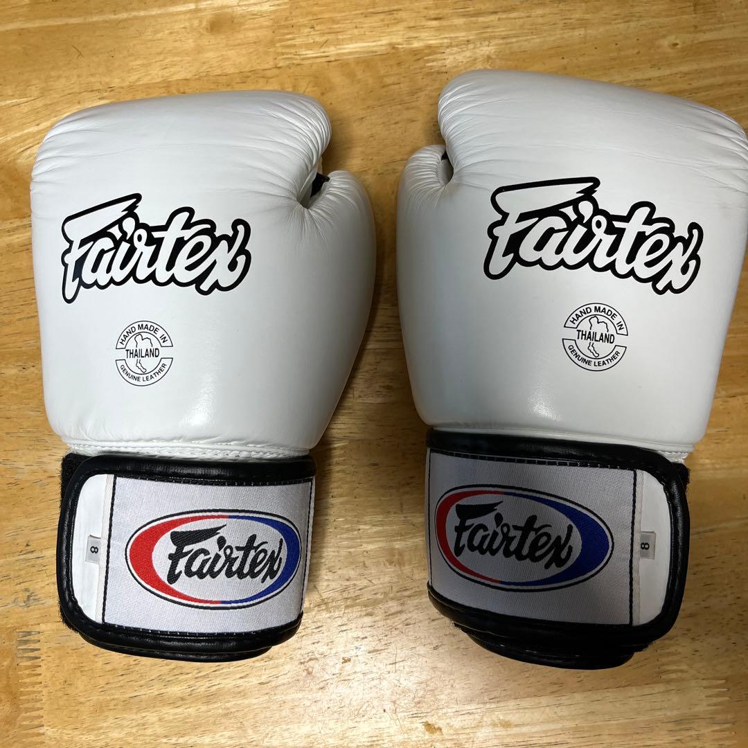 Fairtex ボクシンググローブ 8オンス　BGV-1
