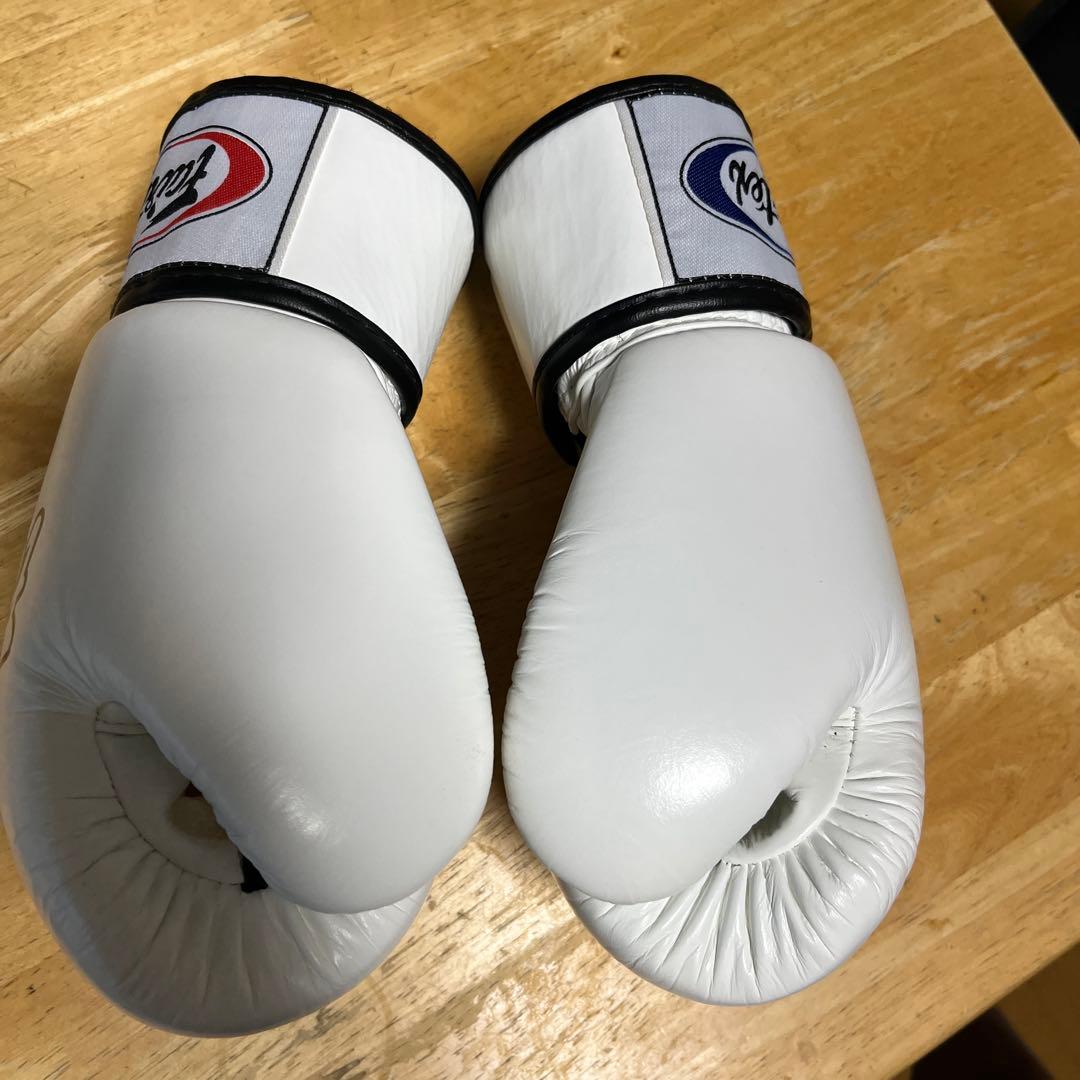 Fairtex ボクシンググローブ 8オンス　BGV-1