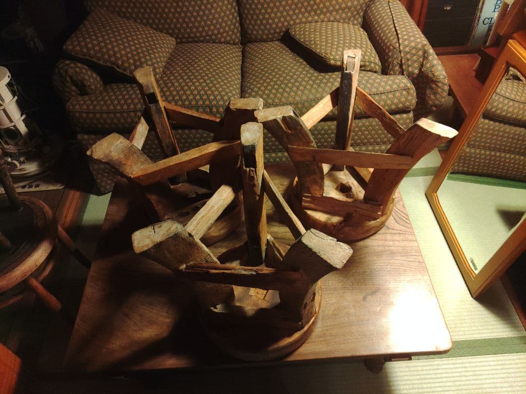 希少　ラウンドスツール　無垢　１脚　チェア　椅子　ヴィンテージ　アンティーク