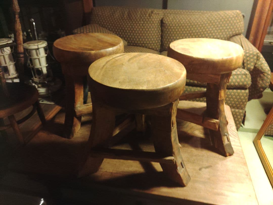 希少　ラウンドスツール　無垢　１脚　チェア　椅子　ヴィンテージ　アンティーク