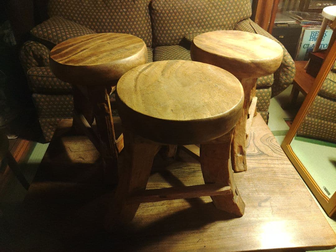 希少　ラウンドスツール　無垢　１脚　チェア　椅子　ヴィンテージ　アンティーク
