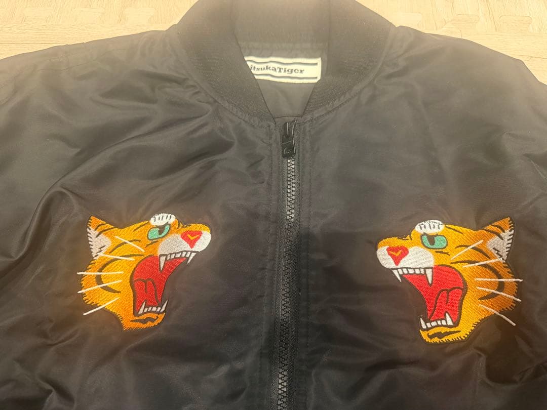 オニツカタイガー ボンバージャケット 刺繍 虎 MA-1 黒 M