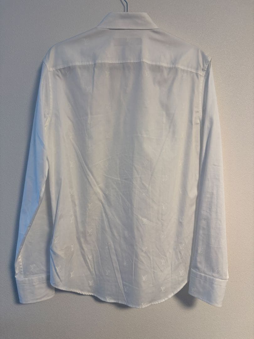 D*n様 2025年新作 Louis Vuitton モノグラム ホワイトシャツ