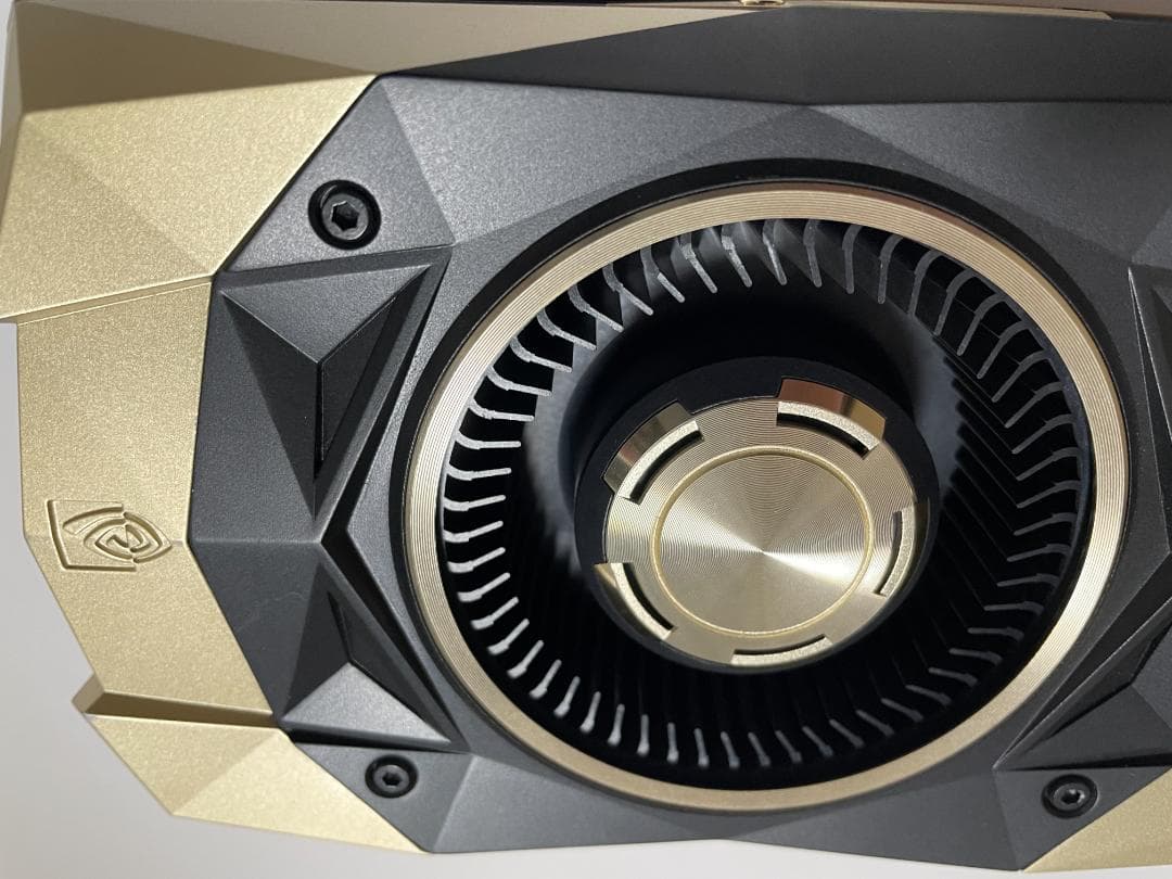 極美品TITAN V 12GB HBM2 (V100と同等コア )