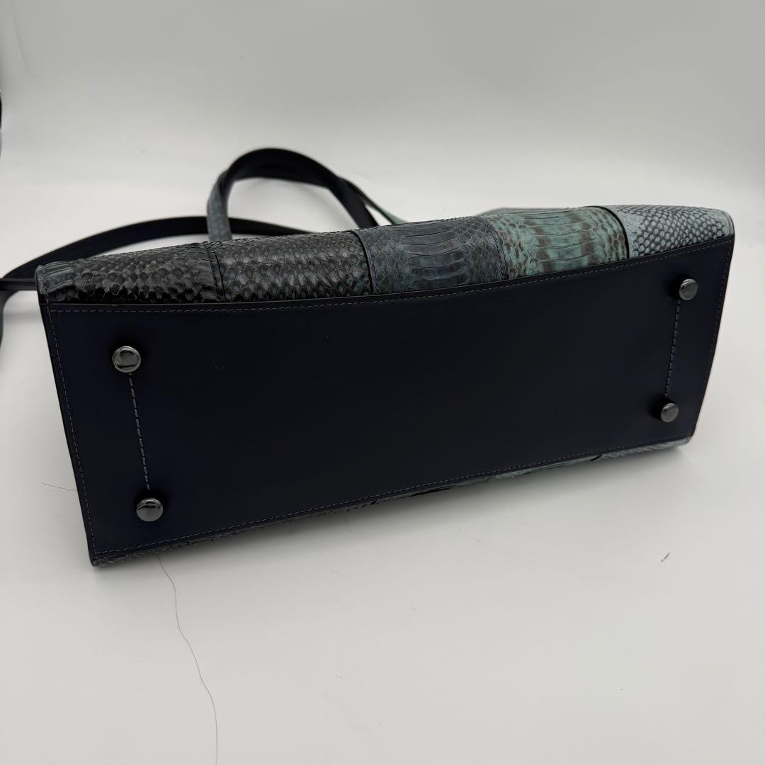 COACH チャーリーキャリーオール ヘビ革 ショルダーバッグ