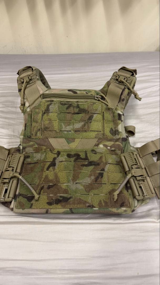 AGILITE K19 実物　プレートキャリア