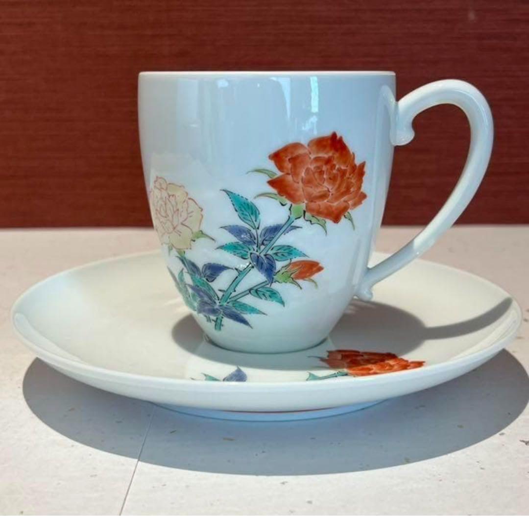 ✨人間国宝　十四代柿右衛門　錦　薔薇文　碗皿（モーニングカップ）　未使用品　バラ