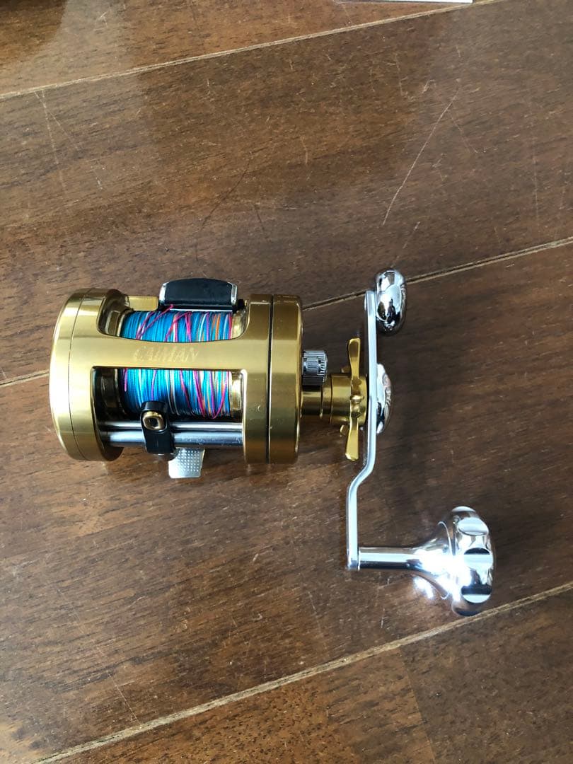 CAIMAN ゴールド ベイトリール