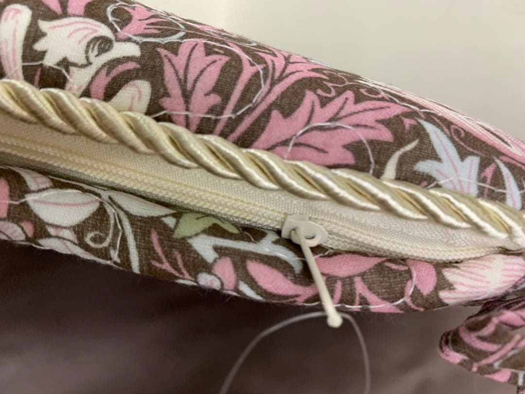 コンプトン柄　ダイニングシートクッション　4枚セット