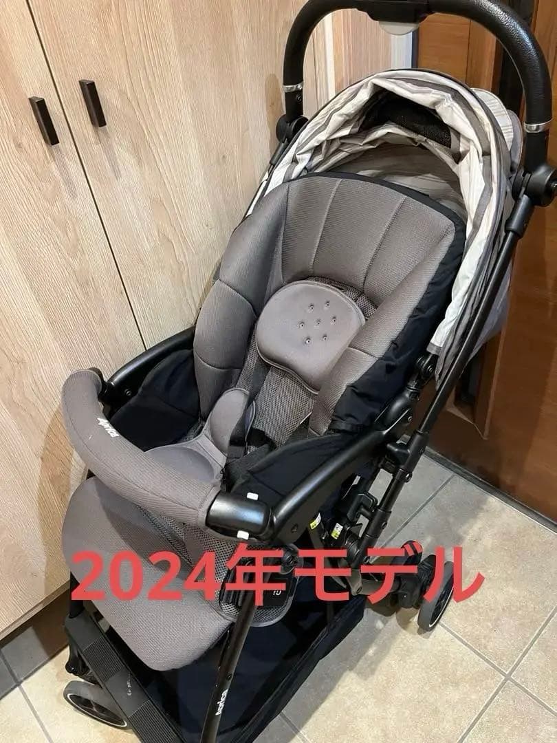 【美品】2024年モデル　アップリカ ラクーナエアー プラス コンパクト A