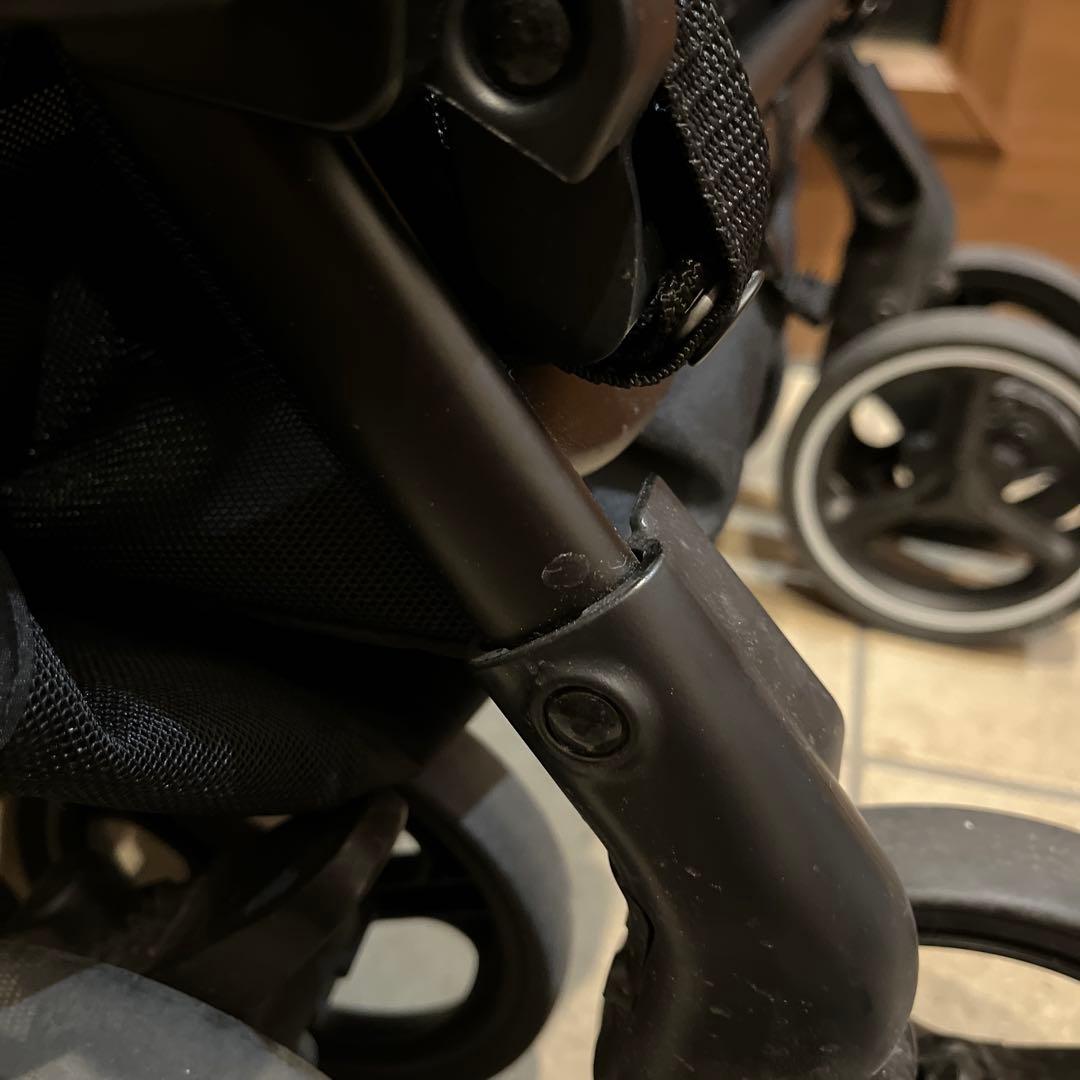 【美品】2024年モデル　アップリカ ラクーナエアー プラス コンパクト A