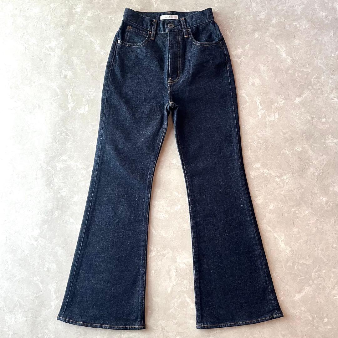 未使用級☆マウジー MVS フレアデニム W24 濃紺 ストレッチ ブーツカット