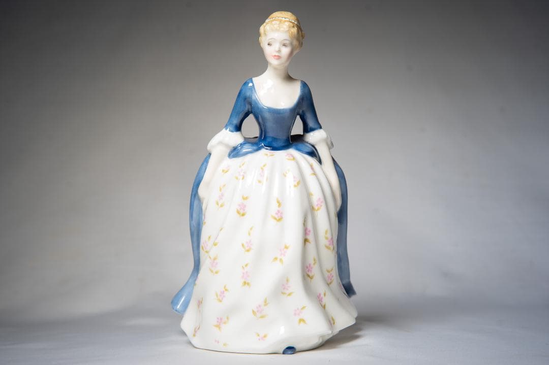 ロイヤルドルトン フィギュリン 陶器人形 ファーストダンス アリソン