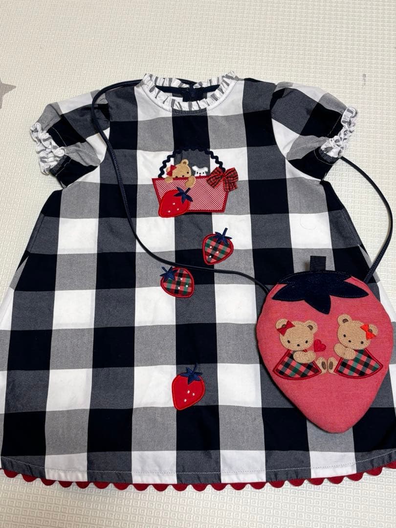 familiar チェック柄ワンピース 80センチ　いちご　ポーチ