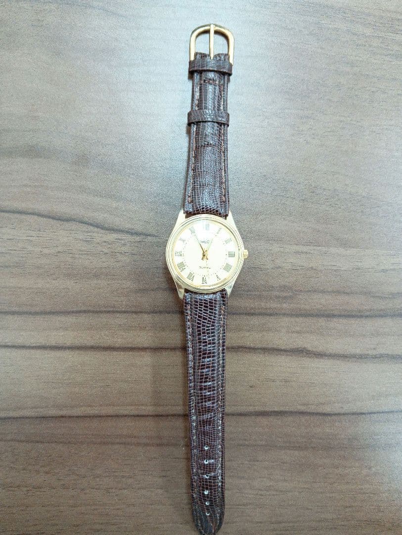 稼働　OMEGA クオーツ時計　ユニセックス ゴールド　ベルト社外品