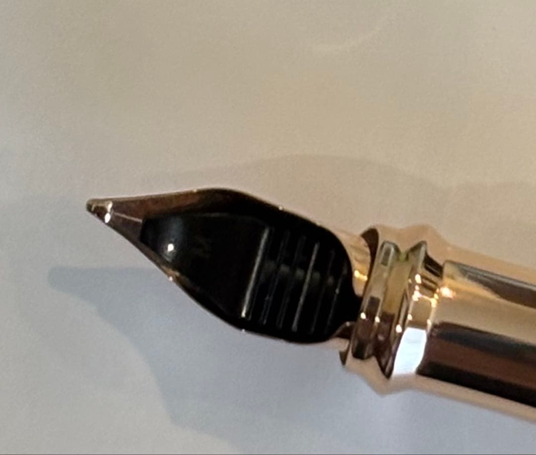 S.T Dupont（エス・テー・デュポン） 万年筆 リベルテ