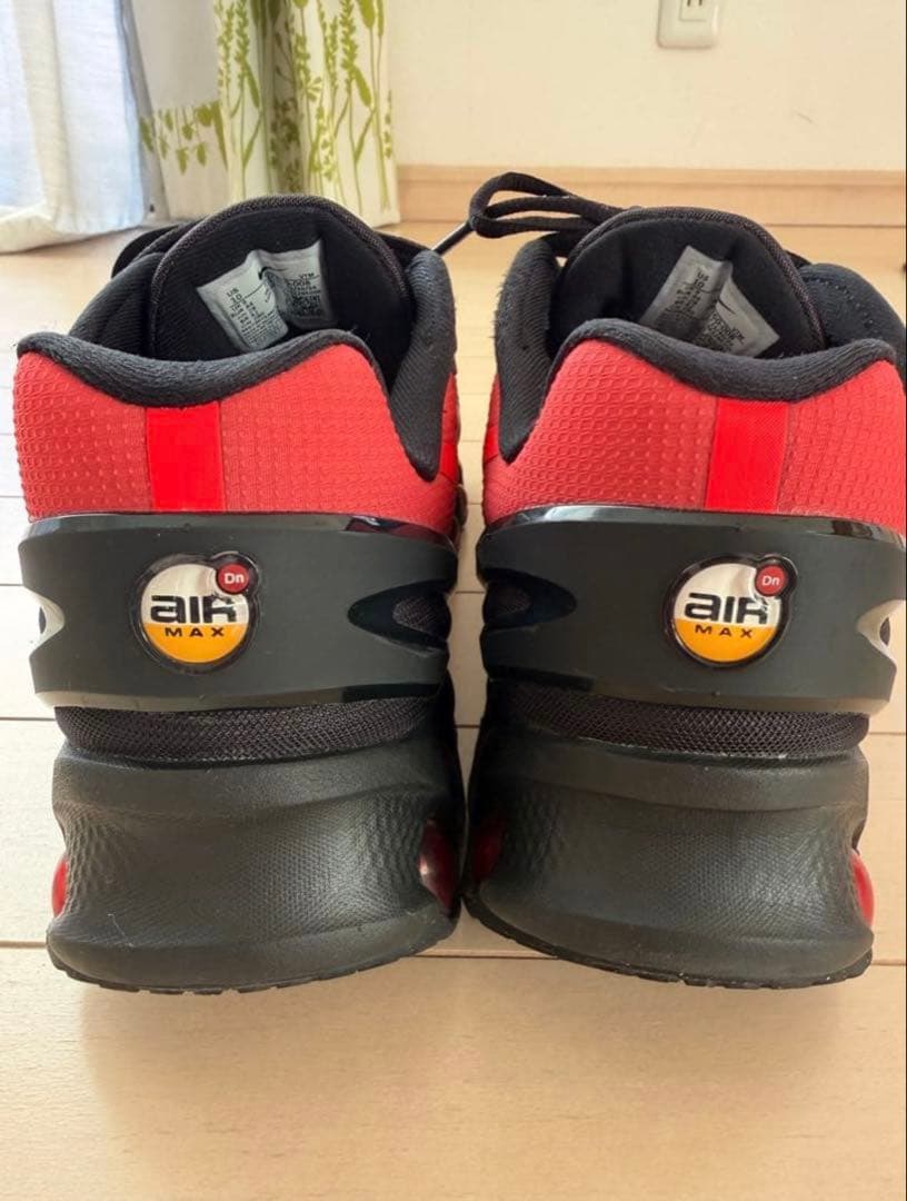 Nike Air Max Dn8 レッド/ブラック スニーカー