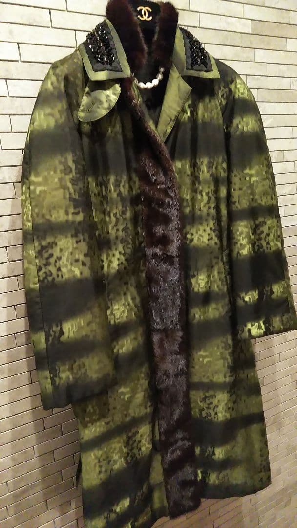 PRADA　キラキラビジュー　デンマーク産ミンク付　中綿　コート