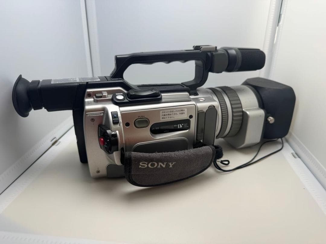 SONY ソニー ビデオカメラ DCR-VX2000 通電可能　ジャンク品1
