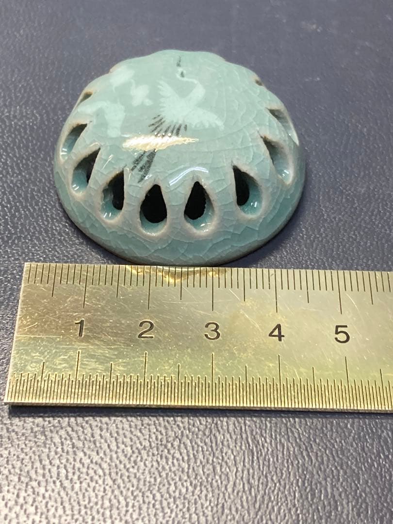 焼き物　香合　雲鶴象嵌　高麗青磁