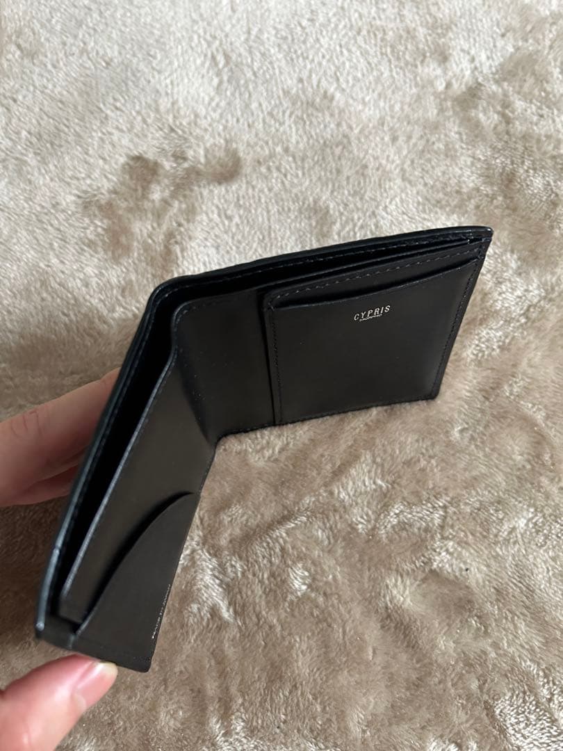 cypris二つ折り財布