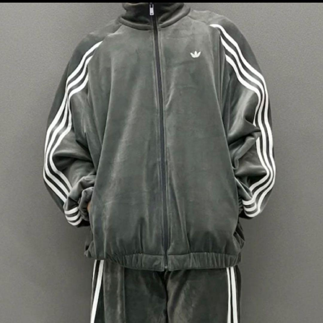 adidas originals トラックジャケット　ベロア　チャコール　グレー