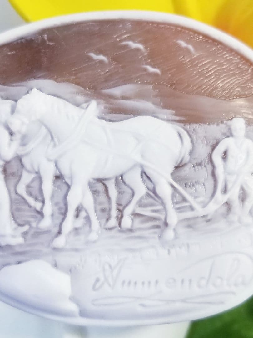 KS-785 【ジョバンニ・アメンドーラ作】天然シェルカメオルース