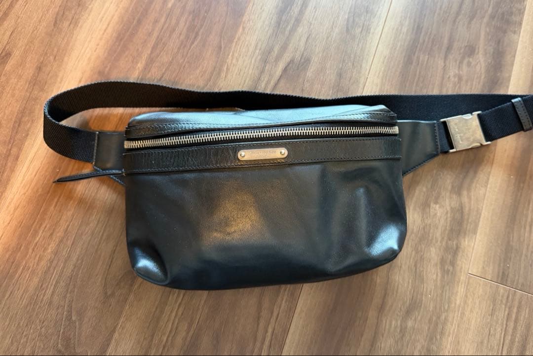 サンローラン　ボディバッグ　レザー