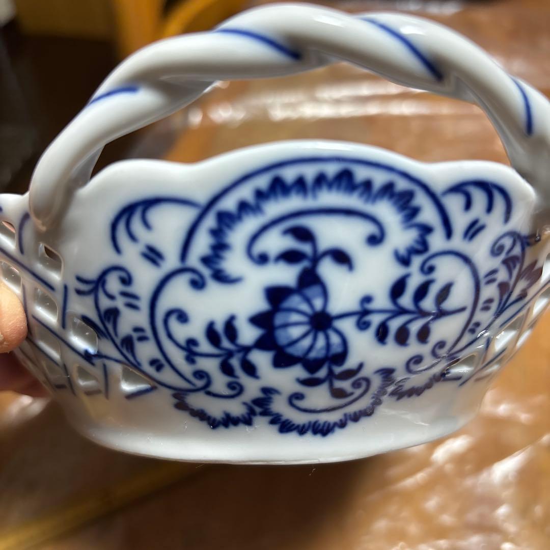 ボヘミア ブルーオニオン 透かし彫り ハンドル付オーバルバスケット