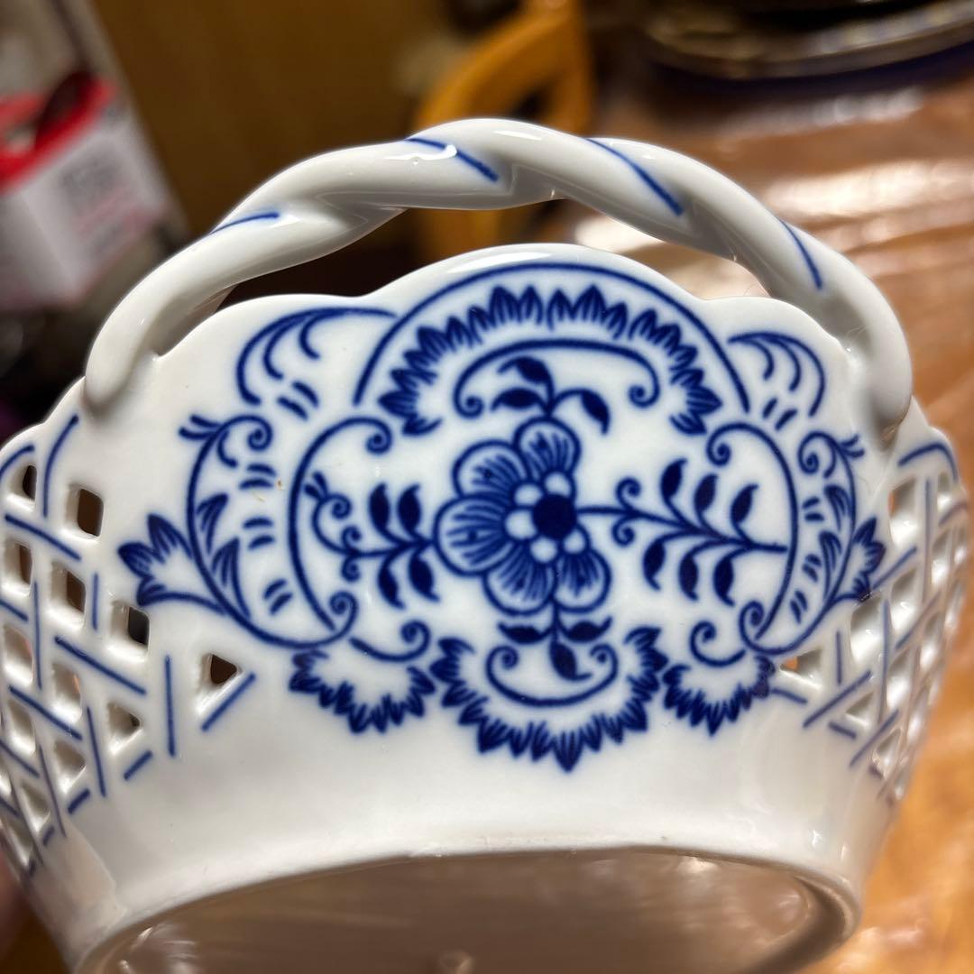 ボヘミア ブルーオニオン 透かし彫り ハンドル付オーバルバスケット