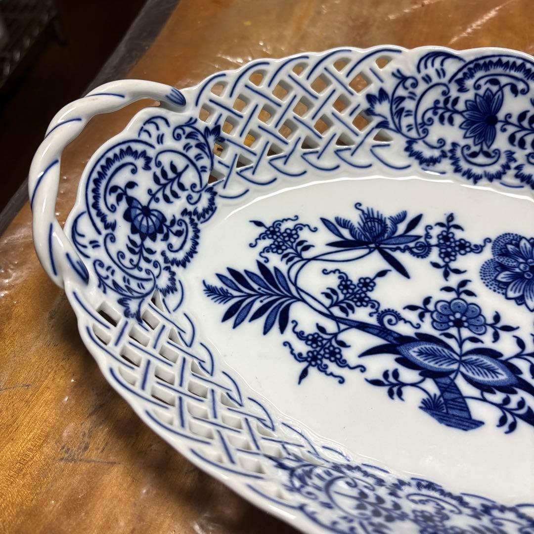 ボヘミア ブルーオニオン 透かし彫り ハンドル付オーバルバスケット