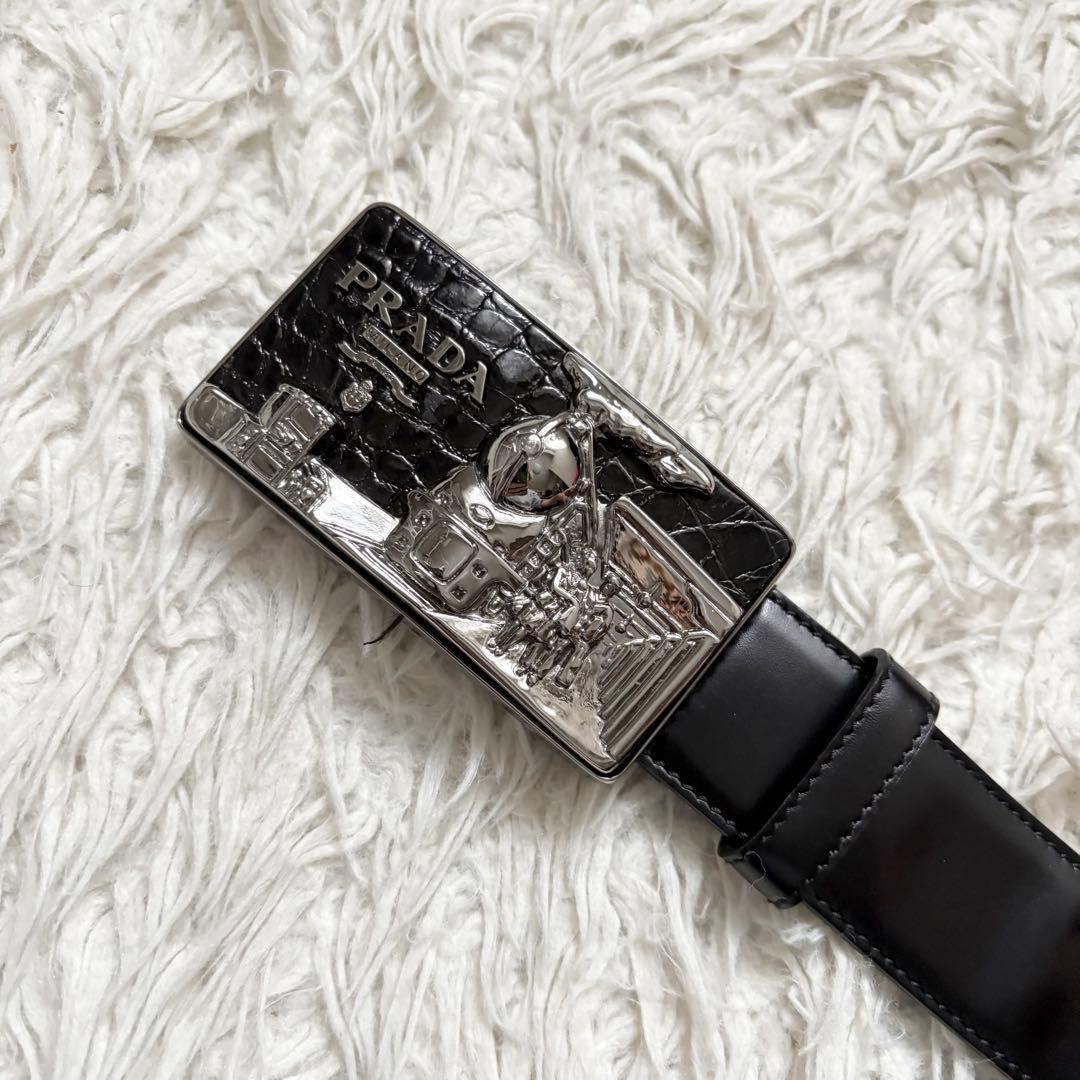 良品　PRADA プラダ　レザーベルト　機関車プレート　05379 黒　銀
