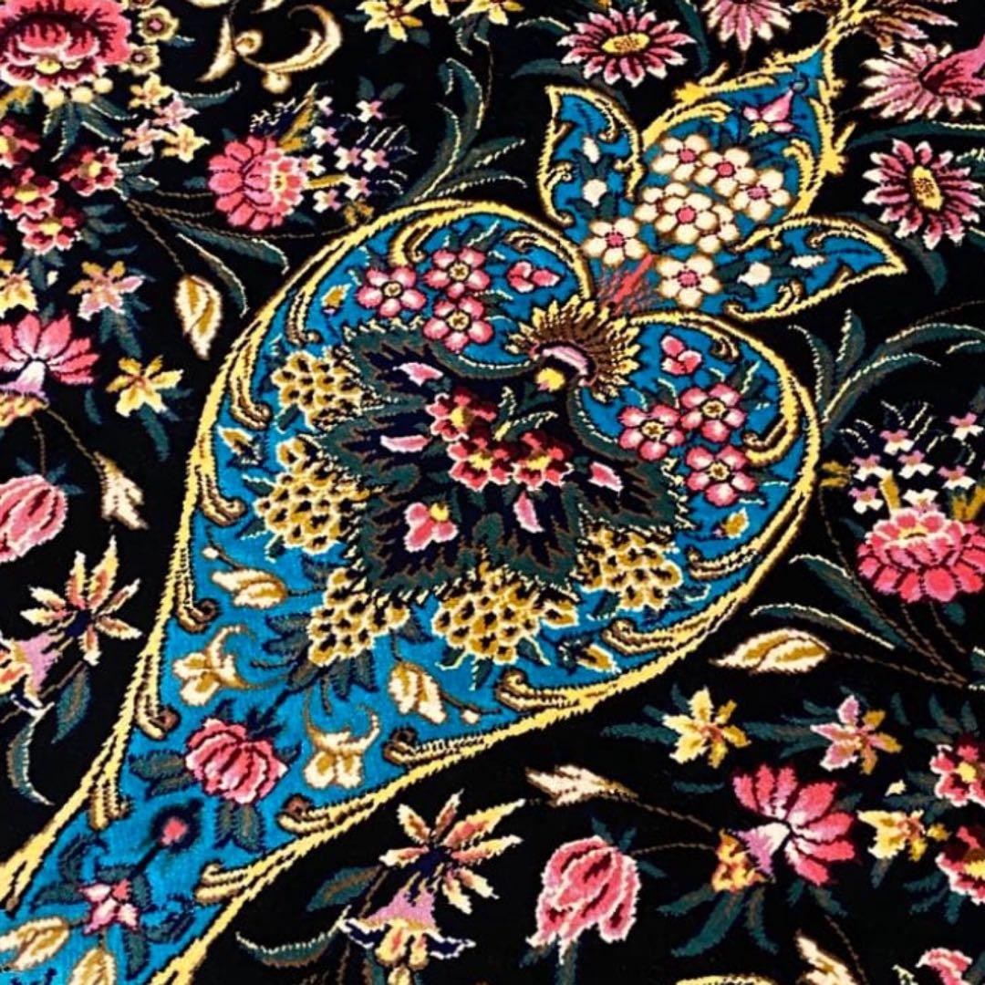 ペルシャ絨毯　コム産　モダルシルク100% 植物繊維　177×117cm 新品