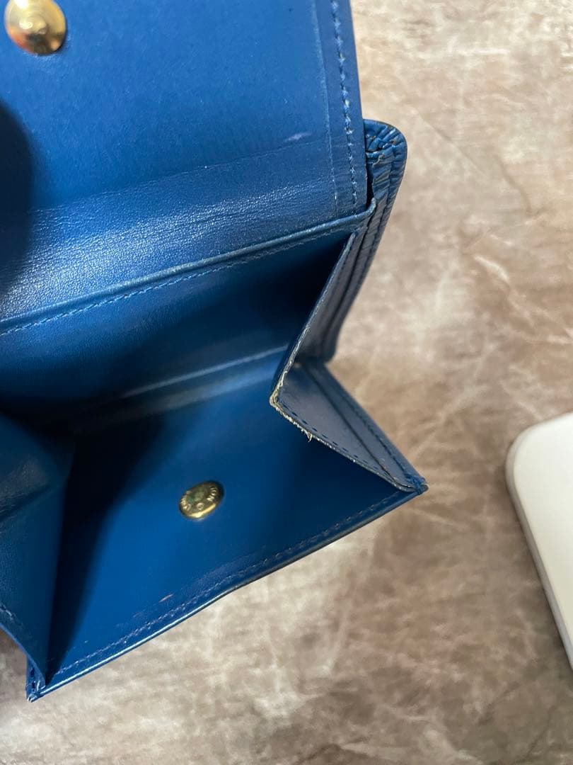 Louis Vuitton 青 エピレザー 二つ折り財布　ルイヴィトン